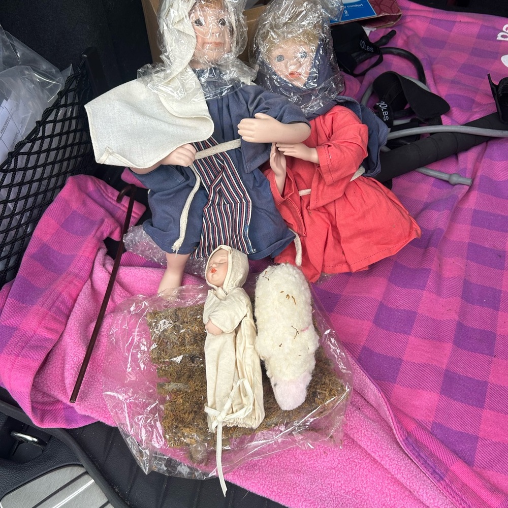 Ashton Drake dolls nativity set